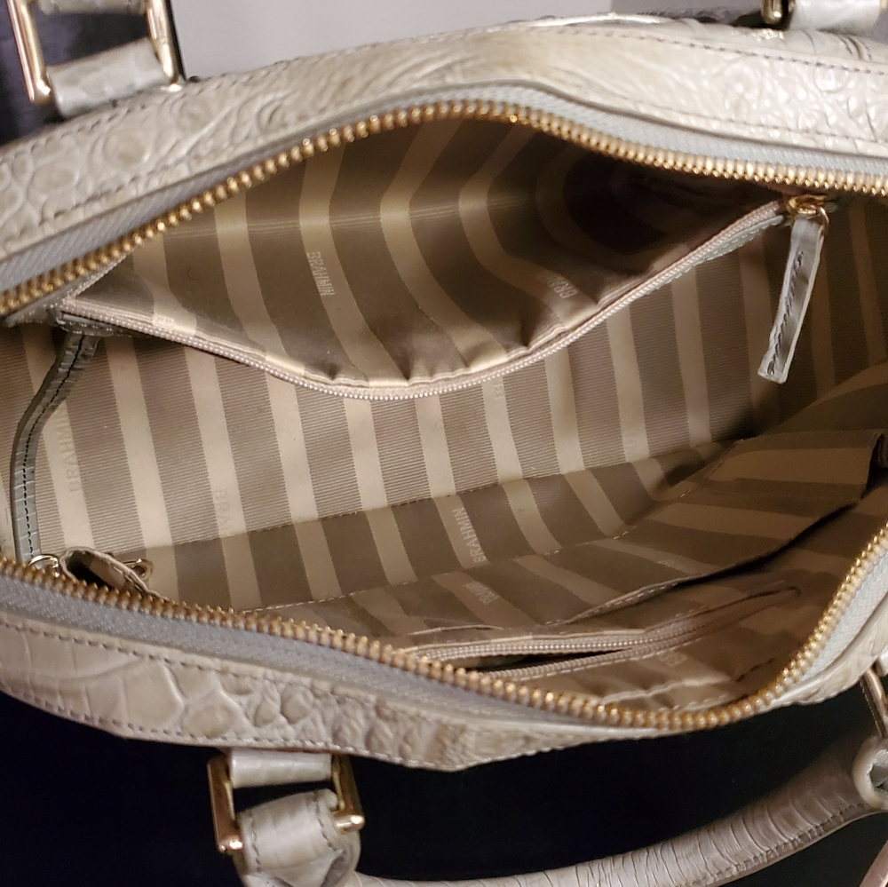 Handbag - Picture 3 of 4